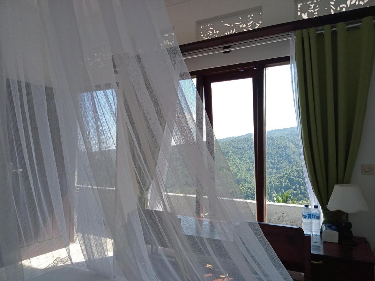Aris Homestay And Warung Made Мундук Екстер'єр фото