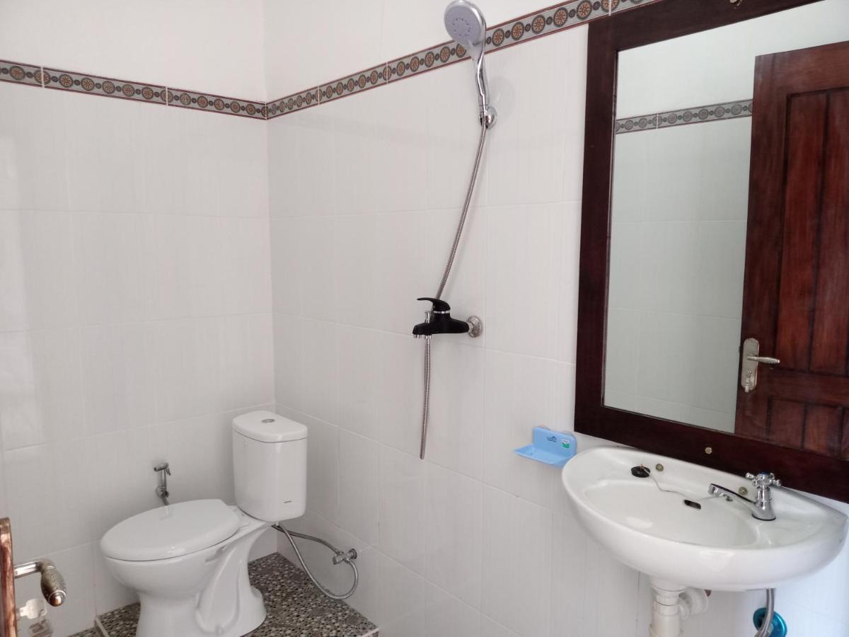 Aris Homestay And Warung Made Мундук Екстер'єр фото