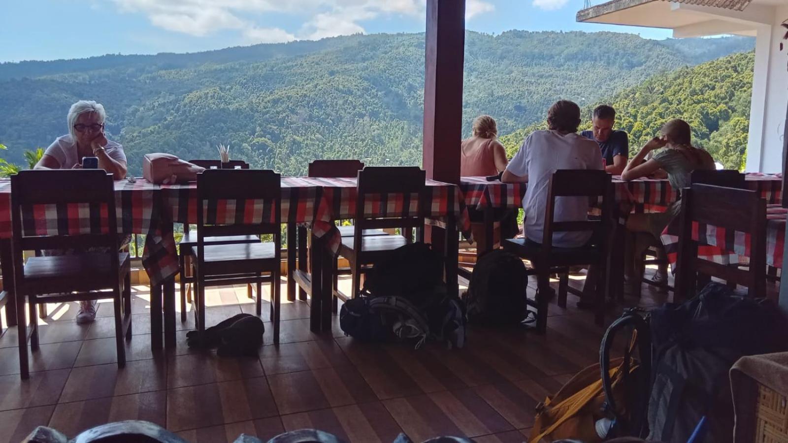 Aris Homestay And Warung Made Мундук Екстер'єр фото
