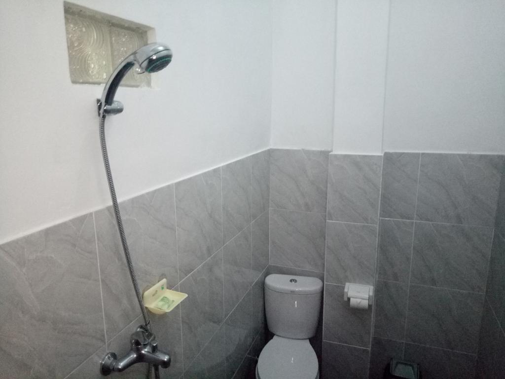 Aris Homestay And Warung Made Мундук Екстер'єр фото